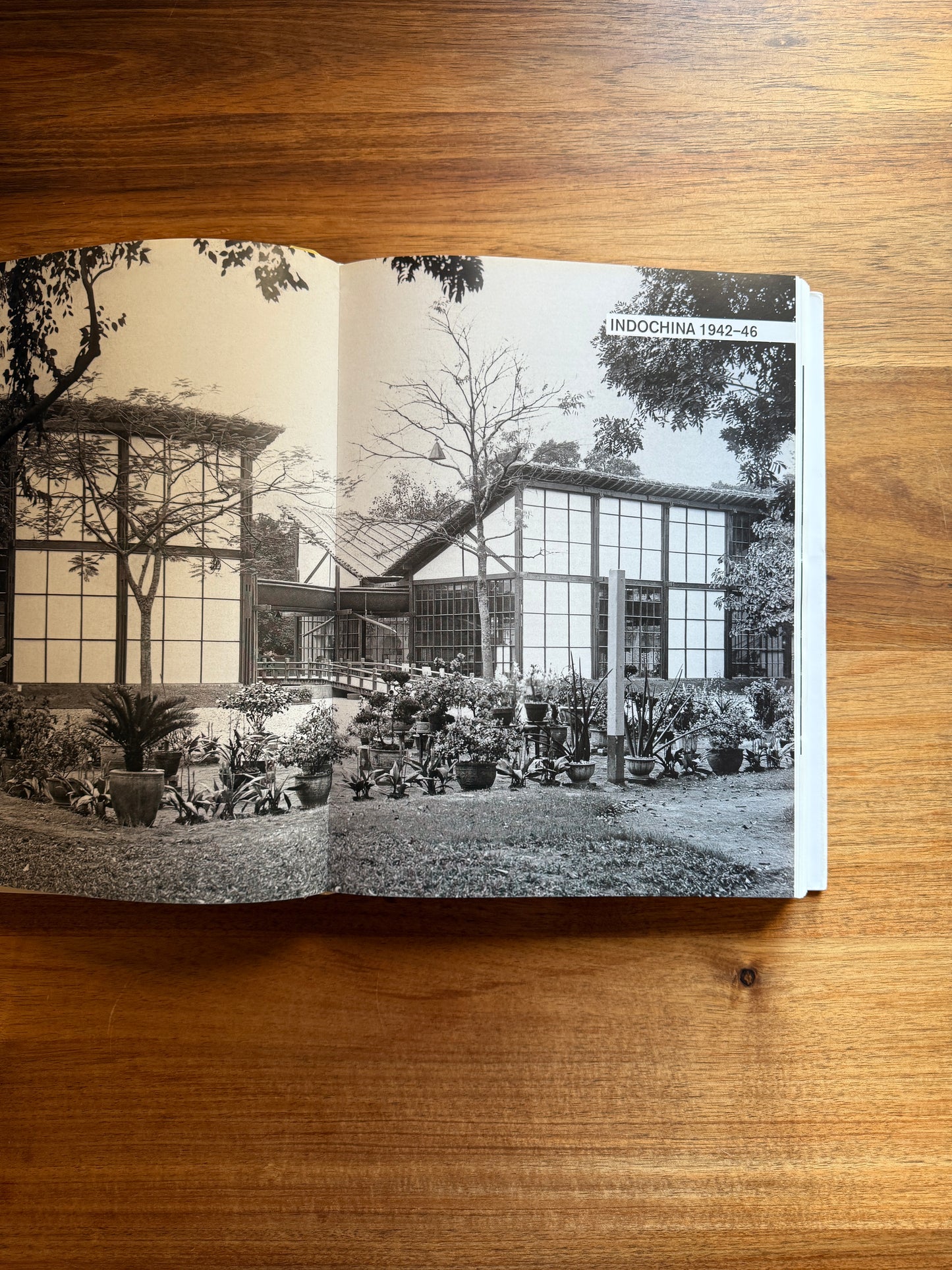 Charlotte Perriand. Complete Works Volume 2: 1940-1955