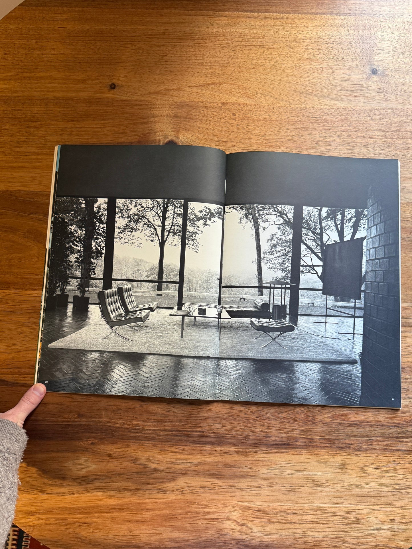 Johnson House (Glass House). Global Architecture GA12