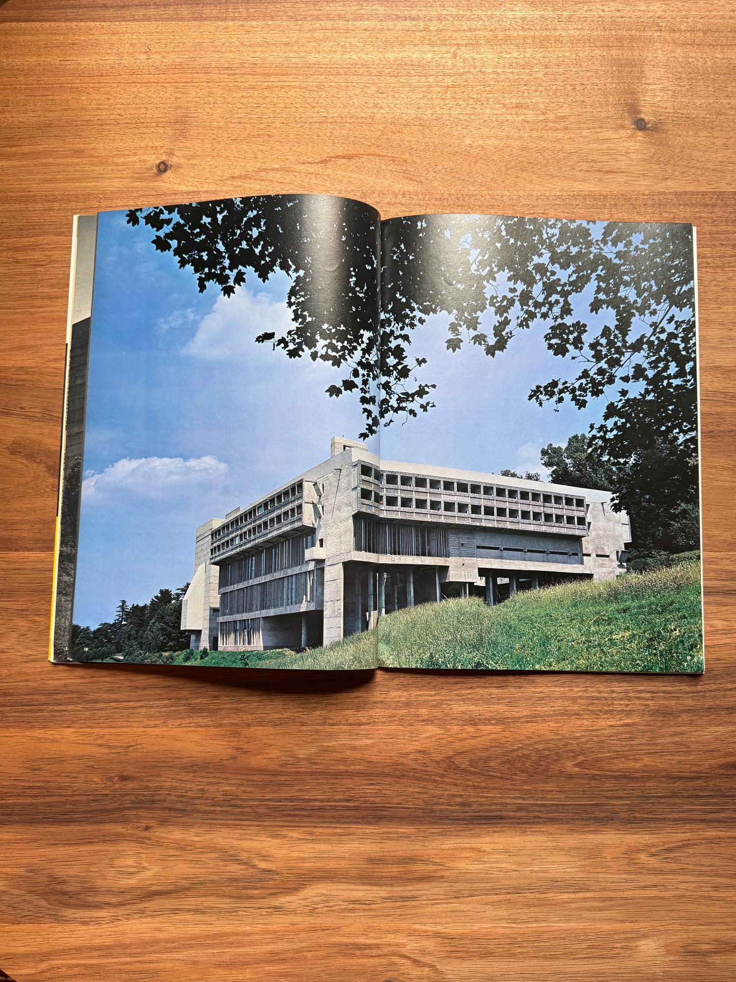 Couvent de La Tourette. Global Architecture GA11