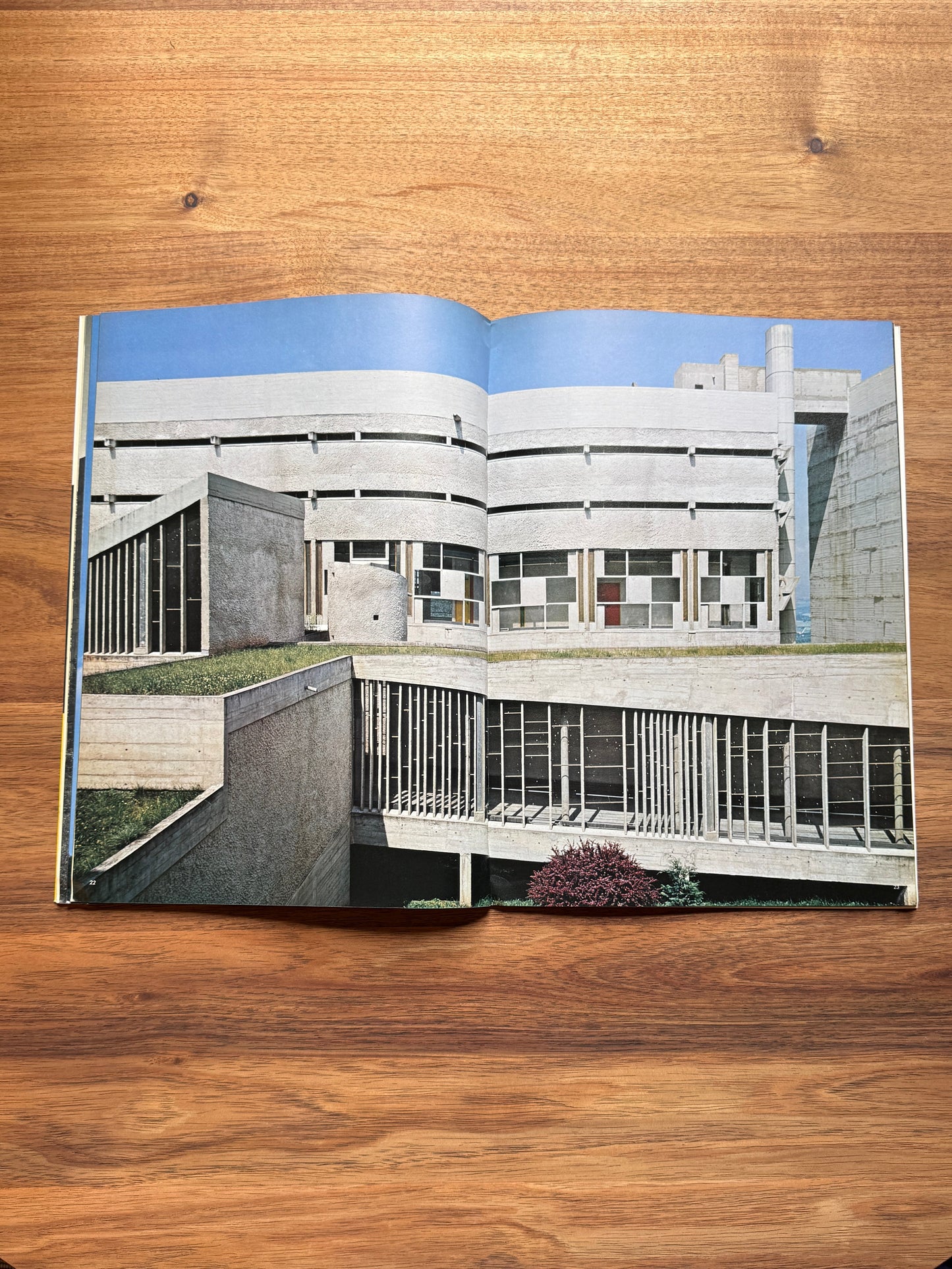 Couvent de La Tourette. Global Architecture GA11