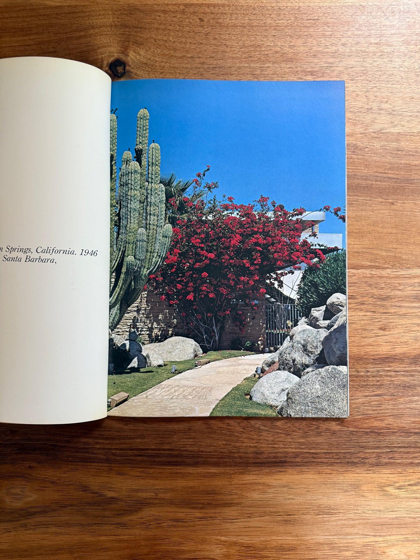 Richard Neutra Kaufmann and Tremaine Houses. Global Architecture GA8